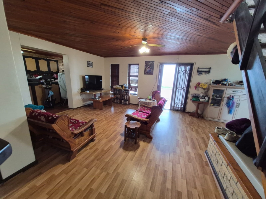 7 Bedroom Property for Sale in Dana Bay Western Cape